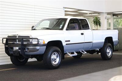 2000 Dodge Ram 2500 SLT  1-OWNER* 100% RUST FREE* NEVER HAD 5TH WHEEL OR GOSENECK* 0-ACCIDENTS* MINT CONDITION* NEW 33 " TOYO A/Ts 10-PLYS* FULLY SERVICED* NEVER BEEN MODIFIED - TUNED* ALL BOOKS & KEYS* LINEX BED LINE - Photo 3 - Portland, OR 97230