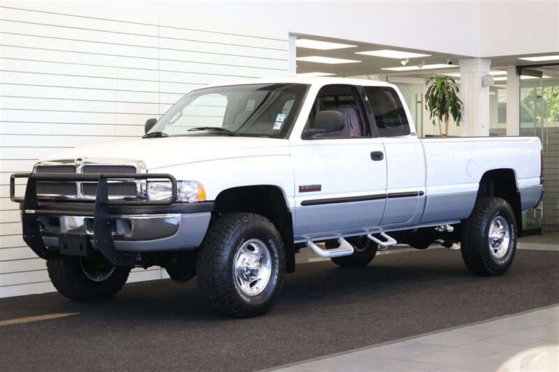 2000 Dodge Ram 2500 SLT  1-OWNER* 100% RUST FREE* NEVER HAD 5TH WHEEL OR GOSENECK* 0-ACCIDENTS* MINT CONDITION* NEW 33 " TOYO A/Ts 10-PLYS* FULLY SERVICED* NEVER BEEN MODIFIED - TUNED* ALL BOOKS & KEYS* LINEX BED LINE - Photo 3 - Portland, OR 97230