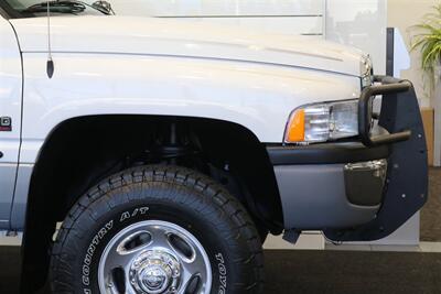 2000 Dodge Ram 2500 SLT  1-OWNER* 100% RUST FREE* NEVER HAD 5TH WHEEL OR GOSENECK* 0-ACCIDENTS* MINT CONDITION* NEW 33 " TOYO A/Ts 10-PLYS* FULLY SERVICED* NEVER BEEN MODIFIED - TUNED* ALL BOOKS & KEYS* LINEX BED LINE - Photo 53 - Portland, OR 97230