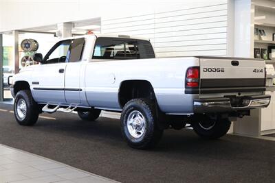 2000 Dodge Ram 2500 SLT  1-OWNER* 100% RUST FREE* NEVER HAD 5TH WHEEL OR GOSENECK* 0-ACCIDENTS* MINT CONDITION* NEW 33 " TOYO A/Ts 10-PLYS* FULLY SERVICED* NEVER BEEN MODIFIED - TUNED* ALL BOOKS & KEYS* LINEX BED LINE - Photo 6 - Portland, OR 97230