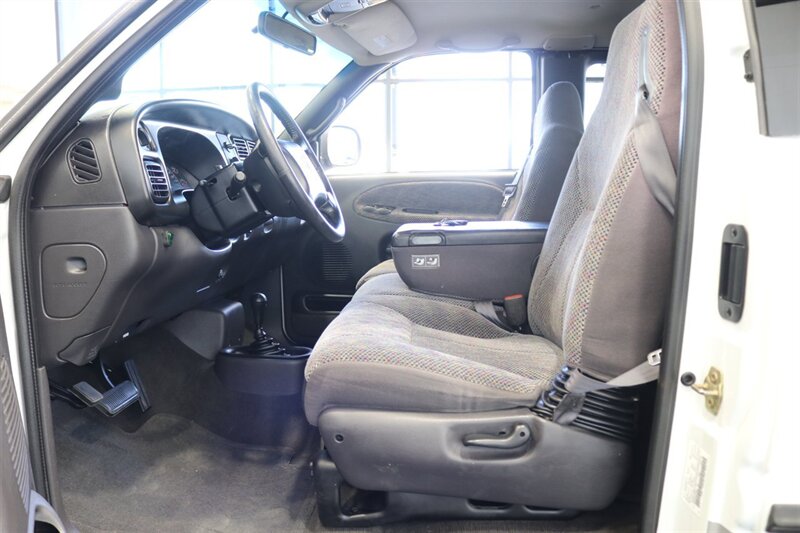 2000 Dodge Ram 2500 SLT  1-OWNER* 100% RUST FREE* NEVER HAD 5TH WHEEL OR GOSENECK* 0-ACCIDENTS* MINT CONDITION* NEW 33 " TOYO A/Ts 10-PLYS* FULLY SERVICED* NEVER BEEN MODIFIED - TUNED* ALL BOOKS & KEYS* LINEX BED LINE - Photo 78 - Portland, OR 97230