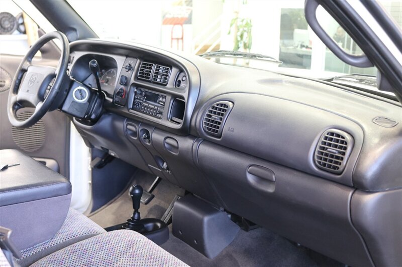 2000 Dodge Ram 2500 SLT  1-OWNER* 100% RUST FREE* NEVER HAD 5TH WHEEL OR GOSENECK* 0-ACCIDENTS* MINT CONDITION* NEW 33 " TOYO A/Ts 10-PLYS* FULLY SERVICED* NEVER BEEN MODIFIED - TUNED* ALL BOOKS & KEYS* LINEX BED LINE - Photo 83 - Portland, OR 97230