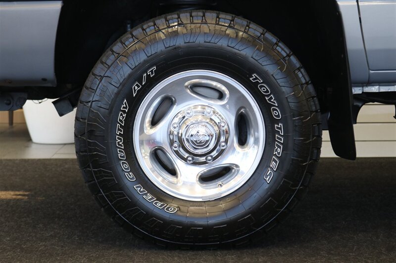 2000 Dodge Ram 2500 SLT  1-OWNER* 100% RUST FREE* NEVER HAD 5TH WHEEL OR GOSENECK* 0-ACCIDENTS* MINT CONDITION* NEW 33 " TOYO A/Ts 10-PLYS* FULLY SERVICED* NEVER BEEN MODIFIED - TUNED* ALL BOOKS & KEYS* LINEX BED LINE - Photo 20 - Portland, OR 97230