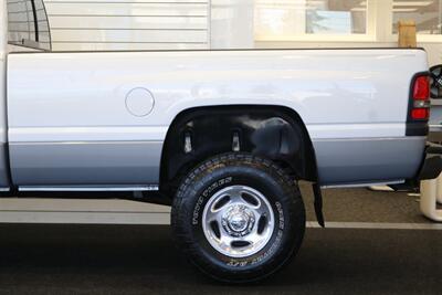 2000 Dodge Ram 2500 SLT  1-OWNER* 100% RUST FREE* NEVER HAD 5TH WHEEL OR GOSENECK* 0-ACCIDENTS* MINT CONDITION* NEW 33 " TOYO A/Ts 10-PLYS* FULLY SERVICED* NEVER BEEN MODIFIED - TUNED* ALL BOOKS & KEYS* LINEX BED LINE - Photo 56 - Portland, OR 97230