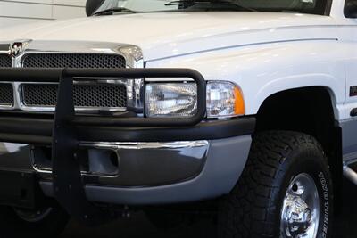 2000 Dodge Ram 2500 SLT  1-OWNER* 100% RUST FREE* NEVER HAD 5TH WHEEL OR GOSENECK* 0-ACCIDENTS* MINT CONDITION* NEW 33 " TOYO A/Ts 10-PLYS* FULLY SERVICED* NEVER BEEN MODIFIED - TUNED* ALL BOOKS & KEYS* LINEX BED LINE - Photo 12 - Portland, OR 97230