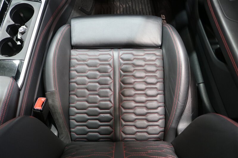 2021 Audi RS 6 Avant 4.0T quattro Avant  22 " VOSSENs S21 * WEISTEC STAGE 3 TUNE* TTE 1020 EA825 TURBOS* EVENTURI CARBONFIBER INTAKE* FULL AKRAPOVIC TITANIUM EXHAUST W/DOWN PIPES & LINK PIPE* CF FLAT BOOTOM STEERING WHEEL W/ PADDLES* - Photo 47 - Portland, OR 97230