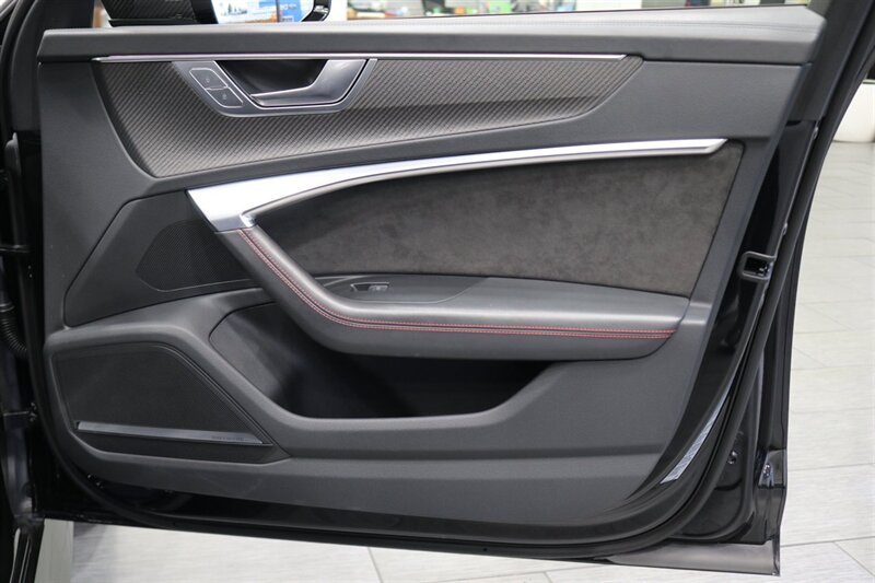 2021 Audi RS 6 Avant 4.0T quattro Avant  22 " VOSSENs S21 * WEISTEC STAGE 3 TUNE* TTE 1020 EA825 TURBOS* EVENTURI CARBONFIBER INTAKE* FULL AKRAPOVIC TITANIUM EXHAUST W/DOWN PIPES & LINK PIPE* CF FLAT BOOTOM STEERING WHEEL W/ PADDLES* - Photo 41 - Portland, OR 97230