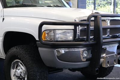 2001 Dodge Ram 2500 SLT  1-OWNER* SINGLE CAB* 5.9L CUMMINS* 6-SPEED MANUAL* 100% RUST & CORROSION FREE* LIKE NEW BED* BD EXHAUST BRAKE* AIR DOG INJECTION PUMP* MBRB FULL EXHAUST* ZERO PAINT* COLLECTOR QUALITY - Photo 13 - Portland, OR 97230