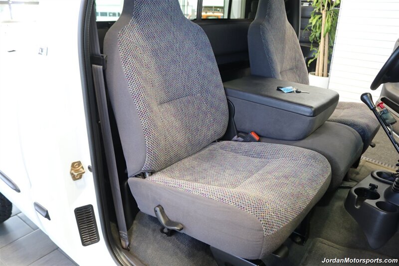 2001 Dodge Ram 2500 SLT  1-OWNER* SINGLE CAB* 5.9L CUMMINS* 6-SPEED MANUAL* 100% RUST & CORROSION FREE* LIKE NEW BED* BD EXHAUST BRAKE* AIR DOG INJECTION PUMP* MBRB FULL EXHAUST* ZERO PAINT* COLLECTOR QUALITY - Photo 17 - Portland, OR 97230