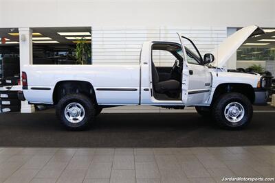 2001 Dodge Ram 2500 SLT  1-OWNER* SINGLE CAB* 5.9L CUMMINS* 6-SPEED MANUAL* 100% RUST & CORROSION FREE* LIKE NEW BED* BD EXHAUST BRAKE* AIR DOG INJECTION PUMP* MBRB FULL EXHAUST* ZERO PAINT* COLLECTOR QUALITY - Photo 11 - Portland, OR 97230