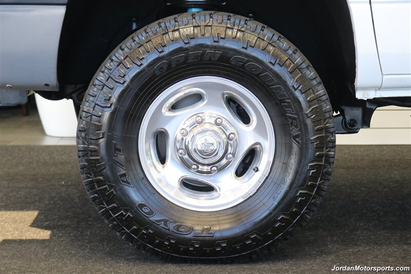 2001 Dodge Ram 2500 SLT  1-OWNER* SINGLE CAB* 5.9L CUMMINS* 6-SPEED MANUAL* 100% RUST & CORROSION FREE* LIKE NEW BED* BD EXHAUST BRAKE* AIR DOG INJECTION PUMP* MBRB FULL EXHAUST* ZERO PAINT* COLLECTOR QUALITY - Photo 21 - Portland, OR 97230