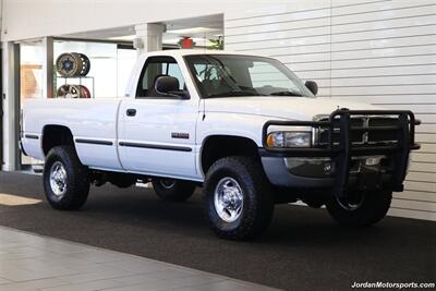 2001 Dodge Ram 2500 SLT  1-OWNER* SINGLE CAB* 5.9L CUMMINS* 6-SPEED MANUAL* 100% RUST & CORROSION FREE* LIKE NEW BED* BD EXHAUST BRAKE* AIR DOG INJECTION PUMP* MBRB FULL EXHAUST* ZERO PAINT* COLLECTOR QUALITY - Photo 2 - Portland, OR 97230