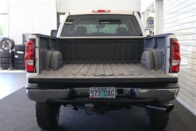 2007 Chevrolet Silverado 2500 Work Truck Work Truck 4dr Crew Cab   - Photo 38 - Portland, OR 97230