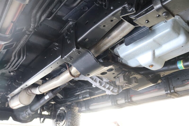 2001 Ford Excursion Limited 1-OWNER* 100% RUST FREE* ALL RECORDS @ FORD DEALER SINCE NEW* LEVELED W/ NEW BILSTEIN 5100 SHOCKS* NEW 35 " BFG KO3 10-PLYS* REAR AIR BAGS* NEW BRAKES-ROTORS-CALIPERS-BRAKE FLUID-COOLANT-AC SERVICE - Photo 32 - Portland, OR 97230