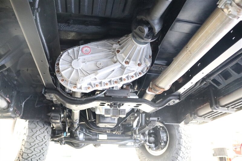 2001 Ford Excursion Limited 1-OWNER* 100% RUST FREE* ALL RECORDS @ FORD DEALER SINCE NEW* LEVELED W/ NEW BILSTEIN 5100 SHOCKS* NEW 35 " BFG KO3 10-PLYS* REAR AIR BAGS* NEW BRAKES-ROTORS-CALIPERS-BRAKE FLUID-COOLANT-AC SERVICE - Photo 28 - Portland, OR 97230