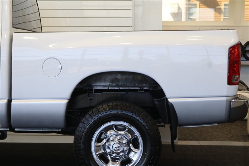 2005 Dodge Ram 2500 SLT  100% RUST & ACCIDENT FREE* NEVER HAD A 5TH WHEEL / GOOSENECK INSTALLED* 100% STOCK NON-SMOKER* NEW A/T TIRES* SERVICED BY DEALER SINCE NEW* UPGRADED STEREO / APPLE CAR PLAY* REAR AIRBAGS - Photo 58 - Portland, OR 97230