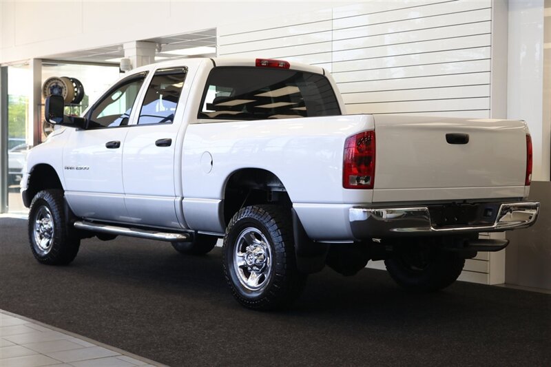 2005 Dodge Ram 2500 SLT  100% RUST & ACCIDENT FREE* NEVER HAD A 5TH WHEEL / GOOSENECK INSTALLED* 100% STOCK NON-SMOKER* NEW A/T TIRES* SERVICED BY DEALER SINCE NEW* UPGRADED STEREO / APPLE CAR PLAY* REAR AIRBAGS - Photo 6 - Portland, OR 97230