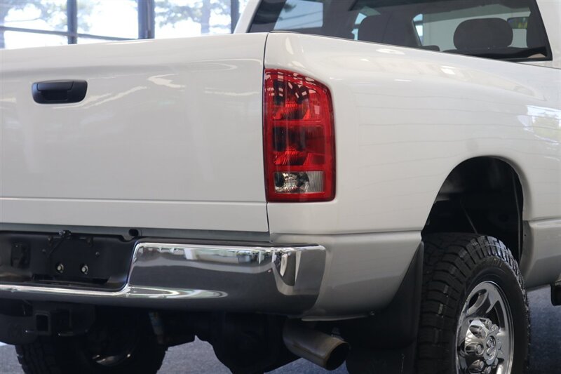 2005 Dodge Ram 2500 SLT  100% RUST & ACCIDENT FREE* NEVER HAD A 5TH WHEEL / GOOSENECK INSTALLED* 100% STOCK NON-SMOKER* NEW A/T TIRES* SERVICED BY DEALER SINCE NEW* UPGRADED STEREO / APPLE CAR PLAY* REAR AIRBAGS - Photo 40 - Portland, OR 97230