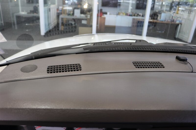 2005 Dodge Ram 2500 SLT  100% RUST & ACCIDENT FREE* NEVER HAD A 5TH WHEEL / GOOSENECK INSTALLED* 100% STOCK NON-SMOKER* NEW A/T TIRES* SERVICED BY DEALER SINCE NEW* UPGRADED STEREO / APPLE CAR PLAY* REAR AIRBAGS - Photo 83 - Portland, OR 97230