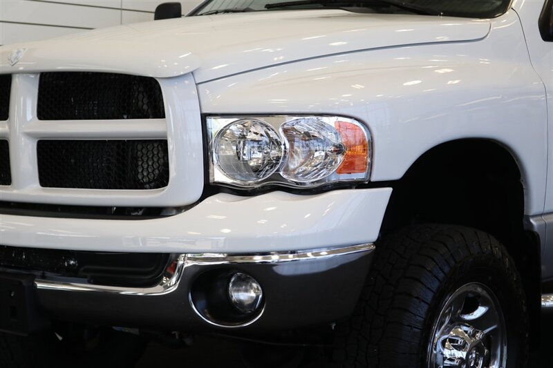 2005 Dodge Ram 2500 SLT  100% RUST & ACCIDENT FREE* NEVER HAD A 5TH WHEEL / GOOSENECK INSTALLED* 100% STOCK NON-SMOKER* NEW A/T TIRES* SERVICED BY DEALER SINCE NEW* UPGRADED STEREO / APPLE CAR PLAY* REAR AIRBAGS - Photo 12 - Portland, OR 97230