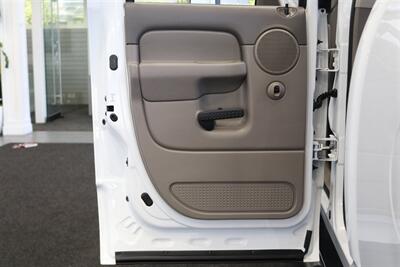 2005 Dodge Ram 2500 SLT  100% RUST & ACCIDENT FREE* NEVER HAD A 5TH WHEEL / GOOSENECK INSTALLED* 100% STOCK NON-SMOKER* NEW A/T TIRES* SERVICED BY DEALER SINCE NEW* UPGRADED STEREO / APPLE CAR PLAY* REAR AIRBAGS - Photo 66 - Portland, OR 97230