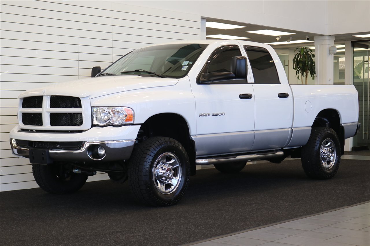 2005 Dodge Ram 2500 SLT  100% RUST & ACCIDENT FREE* NEVER HAD A 5TH WHEEL / GOOSENECK INSTALLED* 100% STOCK NON-SMOKER* NEW A/T TIRES* SERVICED BY DEALER SINCE NEW* UPGRADED STEREO / APPLE CAR PLAY* REAR AIRBAGS - Photo 1 - Portland, OR 97230