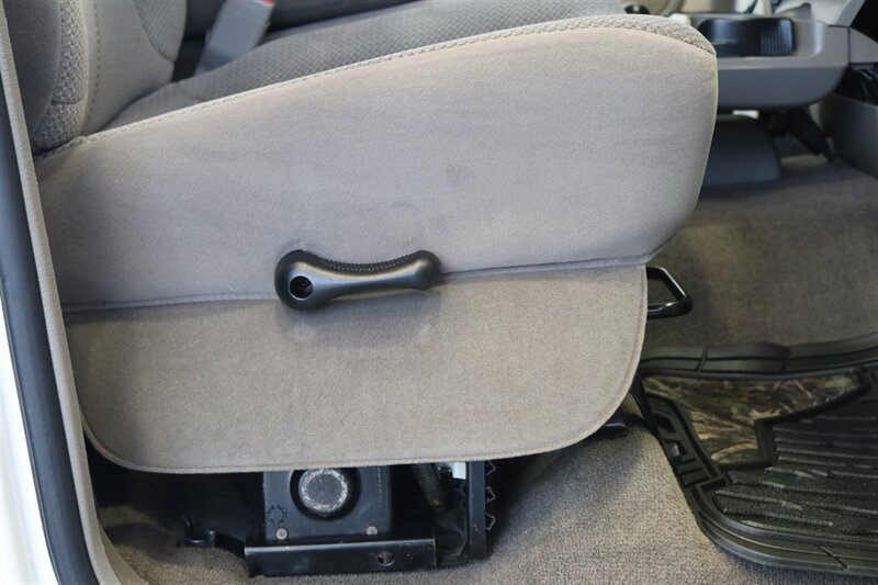 2005 Dodge Ram 2500 SLT  100% RUST & ACCIDENT FREE* NEVER HAD A 5TH WHEEL / GOOSENECK INSTALLED* 100% STOCK NON-SMOKER* NEW A/T TIRES* SERVICED BY DEALER SINCE NEW* UPGRADED STEREO / APPLE CAR PLAY* REAR AIRBAGS - Photo 69 - Portland, OR 97230