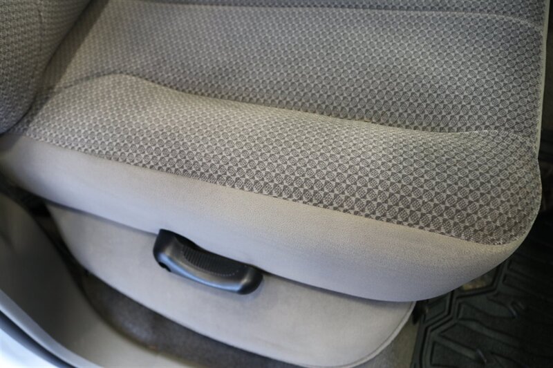 2005 Dodge Ram 2500 SLT  100% RUST & ACCIDENT FREE* NEVER HAD A 5TH WHEEL / GOOSENECK INSTALLED* 100% STOCK NON-SMOKER* NEW A/T TIRES* SERVICED BY DEALER SINCE NEW* UPGRADED STEREO / APPLE CAR PLAY* REAR AIRBAGS - Photo 71 - Portland, OR 97230