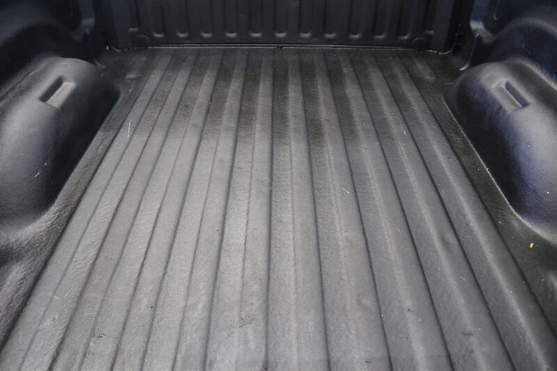 2005 Dodge Ram 2500 SLT  100% RUST & ACCIDENT FREE* NEVER HAD A 5TH WHEEL / GOOSENECK INSTALLED* 100% STOCK NON-SMOKER* NEW A/T TIRES* SERVICED BY DEALER SINCE NEW* UPGRADED STEREO / APPLE CAR PLAY* REAR AIRBAGS - Photo 45 - Portland, OR 97230