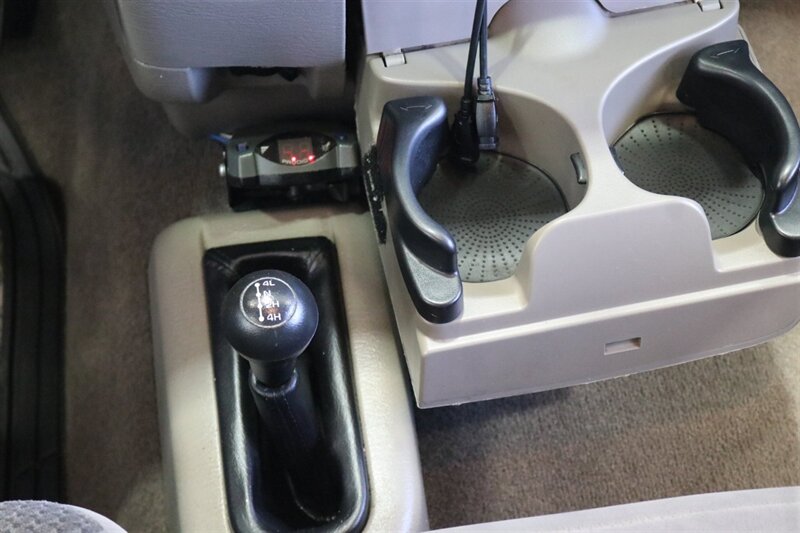 2005 Dodge Ram 2500 SLT  100% RUST & ACCIDENT FREE* NEVER HAD A 5TH WHEEL / GOOSENECK INSTALLED* 100% STOCK NON-SMOKER* NEW A/T TIRES* SERVICED BY DEALER SINCE NEW* UPGRADED STEREO / APPLE CAR PLAY* REAR AIRBAGS - Photo 90 - Portland, OR 97230