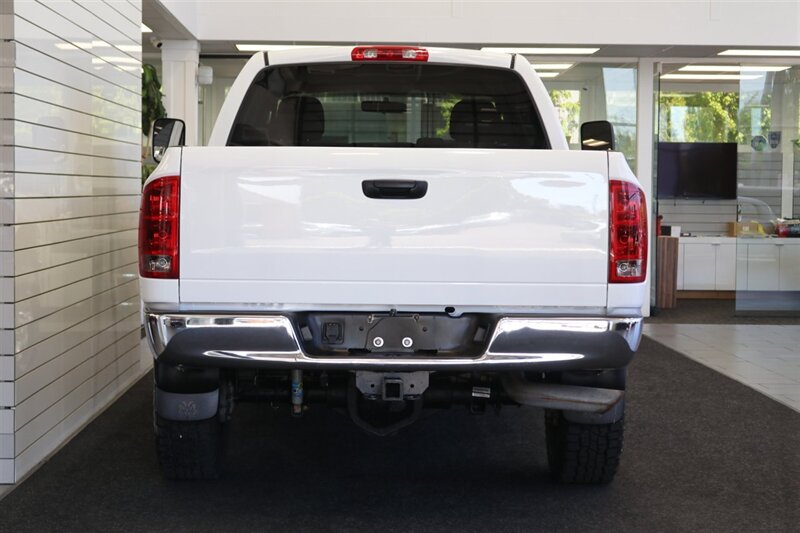 2005 Dodge Ram 2500 SLT  100% RUST & ACCIDENT FREE* NEVER HAD A 5TH WHEEL / GOOSENECK INSTALLED* 100% STOCK NON-SMOKER* NEW A/T TIRES* SERVICED BY DEALER SINCE NEW* UPGRADED STEREO / APPLE CAR PLAY* REAR AIRBAGS - Photo 9 - Portland, OR 97230