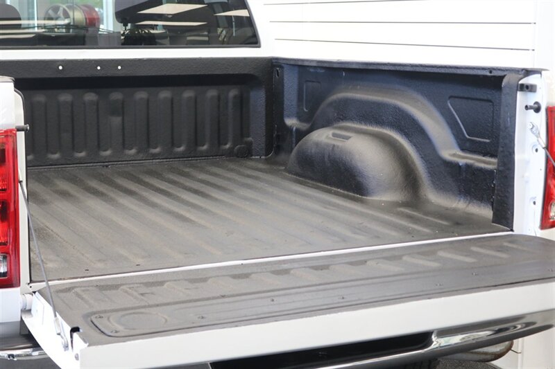 2005 Dodge Ram 2500 SLT  100% RUST & ACCIDENT FREE* NEVER HAD A 5TH WHEEL / GOOSENECK INSTALLED* 100% STOCK NON-SMOKER* NEW A/T TIRES* SERVICED BY DEALER SINCE NEW* UPGRADED STEREO / APPLE CAR PLAY* REAR AIRBAGS - Photo 42 - Portland, OR 97230