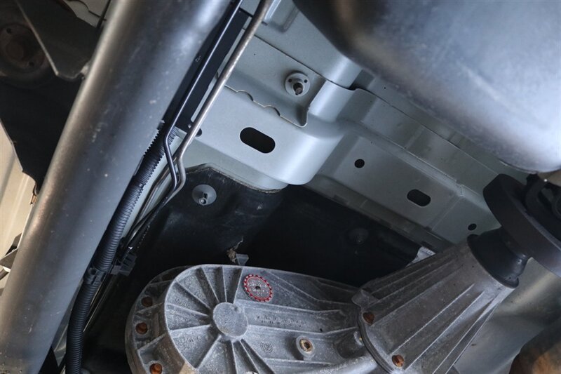 2005 Dodge Ram 2500 SLT  100% RUST & ACCIDENT FREE* NEVER HAD A 5TH WHEEL / GOOSENECK INSTALLED* 100% STOCK NON-SMOKER* NEW A/T TIRES* SERVICED BY DEALER SINCE NEW* UPGRADED STEREO / APPLE CAR PLAY* REAR AIRBAGS - Photo 29 - Portland, OR 97230