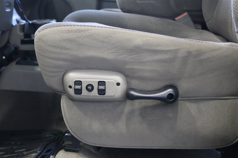 2005 Dodge Ram 2500 SLT  100% RUST & ACCIDENT FREE* NEVER HAD A 5TH WHEEL / GOOSENECK INSTALLED* 100% STOCK NON-SMOKER* NEW A/T TIRES* SERVICED BY DEALER SINCE NEW* UPGRADED STEREO / APPLE CAR PLAY* REAR AIRBAGS - Photo 68 - Portland, OR 97230