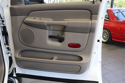 2005 Dodge Ram 2500 SLT  100% RUST & ACCIDENT FREE* NEVER HAD A 5TH WHEEL / GOOSENECK INSTALLED* 100% STOCK NON-SMOKER* NEW A/T TIRES* SERVICED BY DEALER SINCE NEW* UPGRADED STEREO / APPLE CAR PLAY* REAR AIRBAGS - Photo 65 - Portland, OR 97230