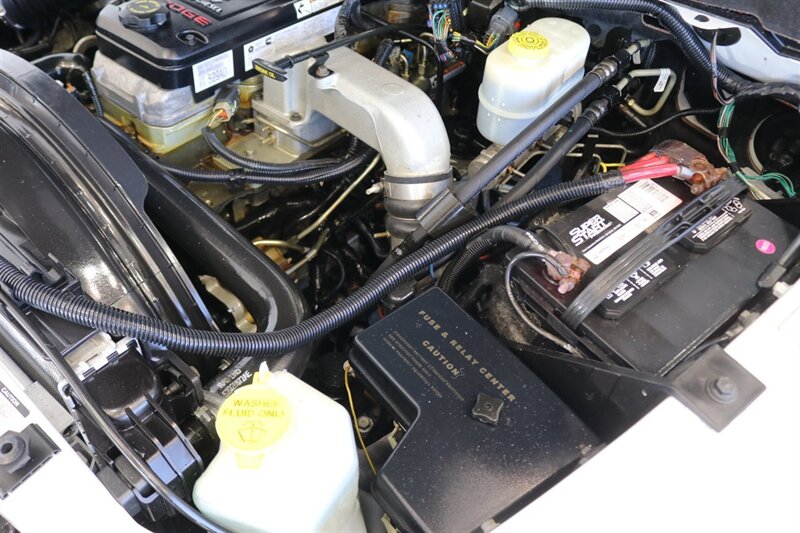 2005 Dodge Ram 2500 SLT  100% RUST & ACCIDENT FREE* NEVER HAD A 5TH WHEEL / GOOSENECK INSTALLED* 100% STOCK NON-SMOKER* NEW A/T TIRES* SERVICED BY DEALER SINCE NEW* UPGRADED STEREO / APPLE CAR PLAY* REAR AIRBAGS - Photo 39 - Portland, OR 97230