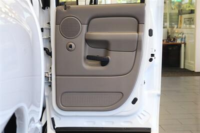 2005 Dodge Ram 2500 SLT  100% RUST & ACCIDENT FREE* NEVER HAD A 5TH WHEEL / GOOSENECK INSTALLED* 100% STOCK NON-SMOKER* NEW A/T TIRES* SERVICED BY DEALER SINCE NEW* UPGRADED STEREO / APPLE CAR PLAY* REAR AIRBAGS - Photo 67 - Portland, OR 97230