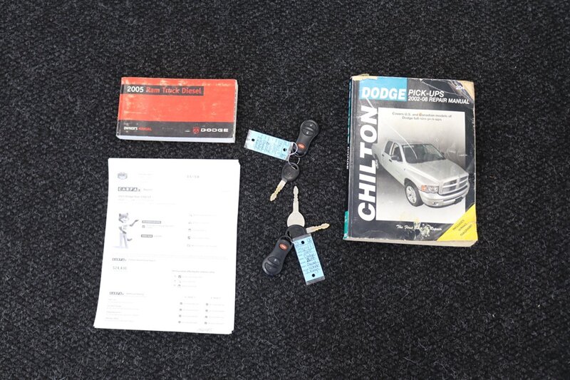 2005 Dodge Ram 2500 SLT  100% RUST & ACCIDENT FREE* NEVER HAD A 5TH WHEEL / GOOSENECK INSTALLED* 100% STOCK NON-SMOKER* NEW A/T TIRES* SERVICED BY DEALER SINCE NEW* UPGRADED STEREO / APPLE CAR PLAY* REAR AIRBAGS - Photo 37 - Portland, OR 97230