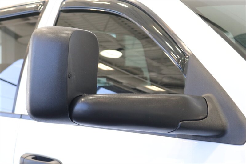 2005 Dodge Ram 2500 SLT  100% RUST & ACCIDENT FREE* NEVER HAD A 5TH WHEEL / GOOSENECK INSTALLED* 100% STOCK NON-SMOKER* NEW A/T TIRES* SERVICED BY DEALER SINCE NEW* UPGRADED STEREO / APPLE CAR PLAY* REAR AIRBAGS - Photo 49 - Portland, OR 97230