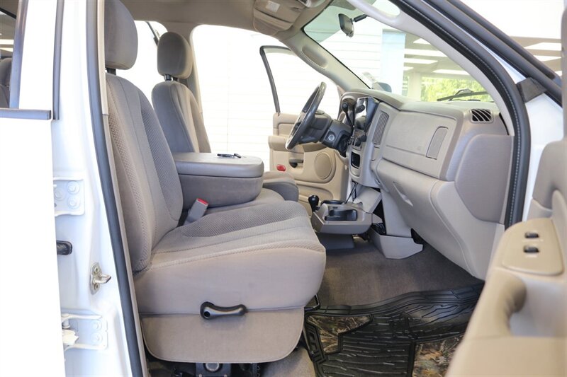 2005 Dodge Ram 2500 SLT  100% RUST & ACCIDENT FREE* NEVER HAD A 5TH WHEEL / GOOSENECK INSTALLED* 100% STOCK NON-SMOKER* NEW A/T TIRES* SERVICED BY DEALER SINCE NEW* UPGRADED STEREO / APPLE CAR PLAY* REAR AIRBAGS - Photo 77 - Portland, OR 97230