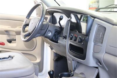 2005 Dodge Ram 2500 SLT  100% RUST & ACCIDENT FREE* NEVER HAD A 5TH WHEEL / GOOSENECK INSTALLED* 100% STOCK NON-SMOKER* NEW A/T TIRES* SERVICED BY DEALER SINCE NEW* UPGRADED STEREO / APPLE CAR PLAY* REAR AIRBAGS - Photo 79 - Portland, OR 97230