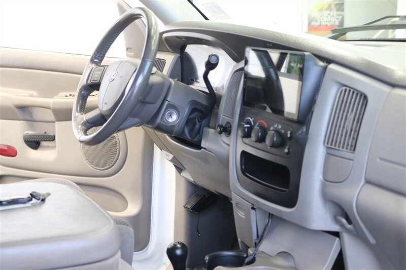 2005 Dodge Ram 2500 SLT  100% RUST & ACCIDENT FREE* NEVER HAD A 5TH WHEEL / GOOSENECK INSTALLED* 100% STOCK NON-SMOKER* NEW A/T TIRES* SERVICED BY DEALER SINCE NEW* UPGRADED STEREO / APPLE CAR PLAY* REAR AIRBAGS - Photo 79 - Portland, OR 97230