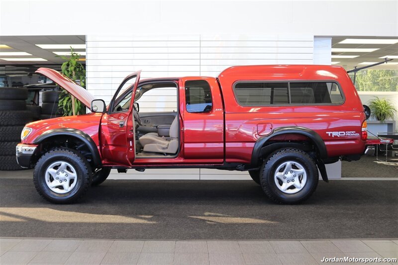 2003 Toyota Tacoma V6  1-OWNER* 87K MLS* 100% RUST & CORROSION FREE* TIMING BELT-WATER PUMP-FLUIDS SERVICED* NEW 2.5 " BILSTEIN LEVEL KIT W/DIFF DROPS* REAR LOCKERS* SR5 W/5-SPEED MANUAL* ALL BOOKS & KEYS & WINDOW STICKER - Photo 10 - Portland, OR 97230
