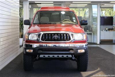 2003 Toyota Tacoma V6  1-OWNER* 87K MLS* 100% RUST & CORROSION FREE* TIMING BELT-WATER PUMP-FLUIDS SERVICED* NEW 2.5 " BILSTEIN LEVEL KIT W/DIFF DROPS* REAR LOCKERS* SR5 W/5-SPEED MANUAL* ALL BOOKS & KEYS & WINDOW STICKER - Photo 8 - Portland, OR 97230