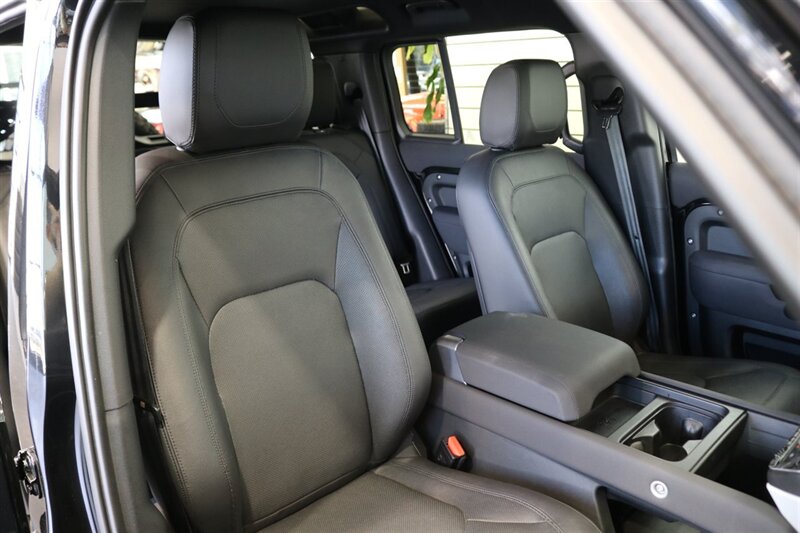 2023 Land Rover Defender 110 S   - Photo 20 - Portland, OR 97230
