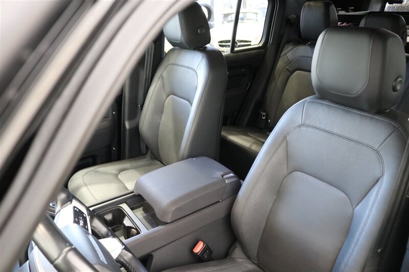 2023 Land Rover Defender 110 S   - Photo 21 - Portland, OR 97230