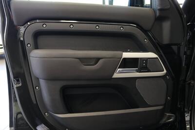 2023 Land Rover Defender 110 S   - Photo 34 - Portland, OR 97230
