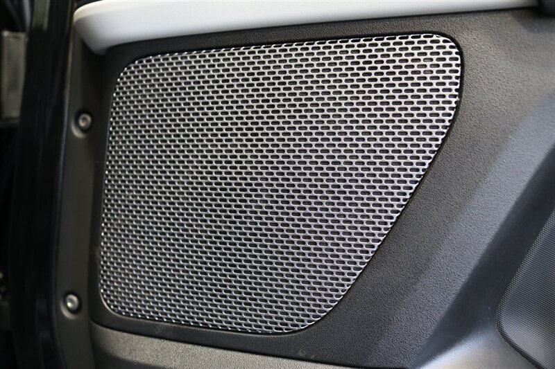 2023 Land Rover Defender 110 S   - Photo 47 - Portland, OR 97230