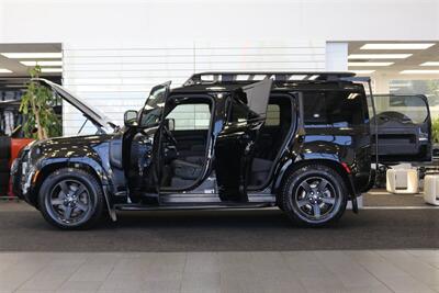 2023 Land Rover Defender 110 S   - Photo 10 - Portland, OR 97230