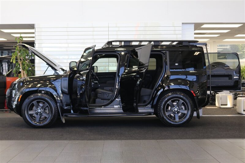 2023 Land Rover Defender 110 S   - Photo 10 - Portland, OR 97230